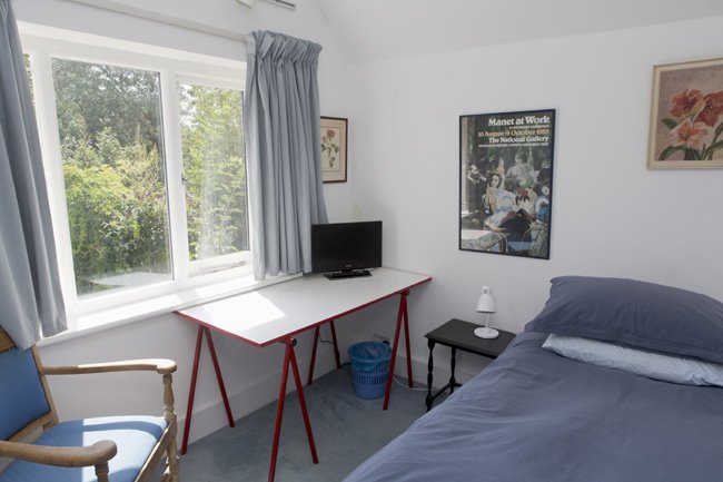Single room bed